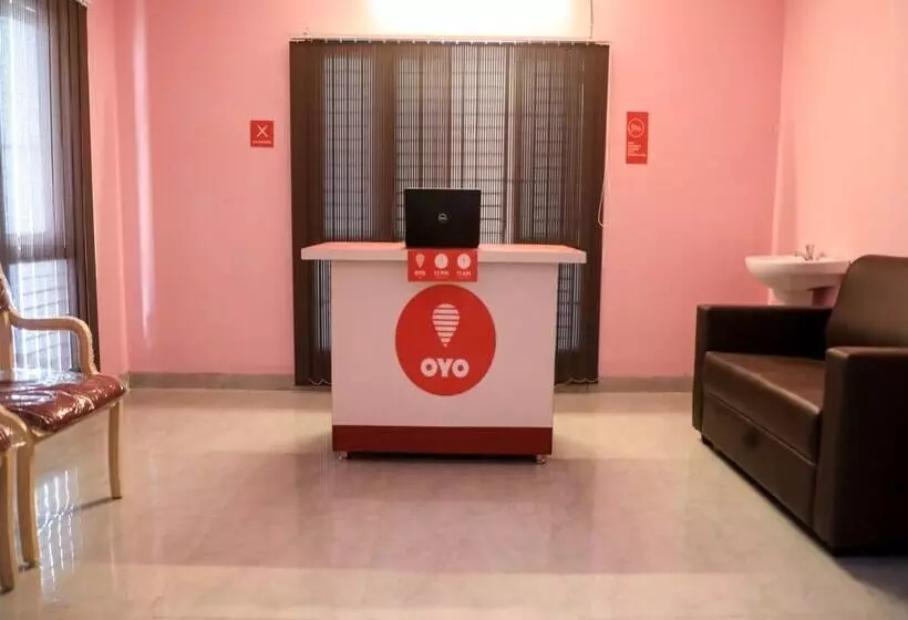ホテル Mint Leaves by OYO Rooms