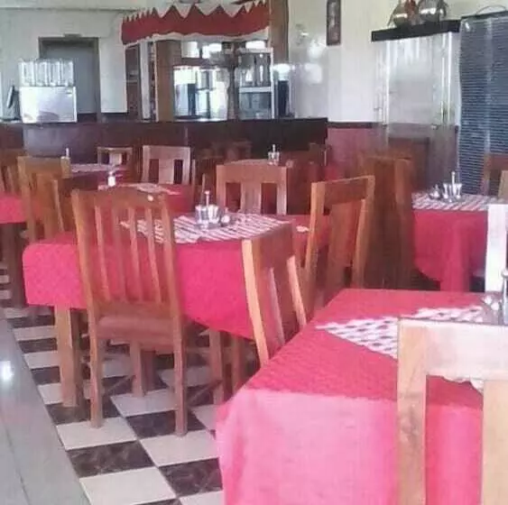 Newstead Hotel Naivasha