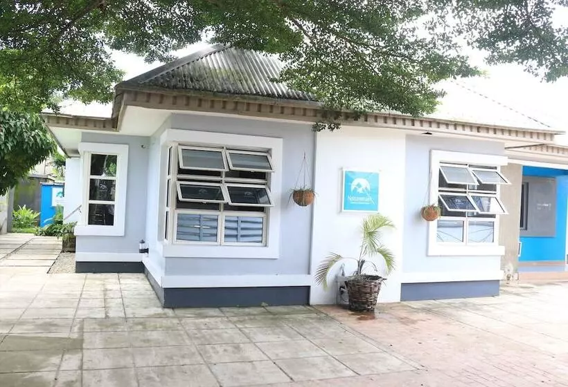 پانسیون Naturemark Gallery And Guest House