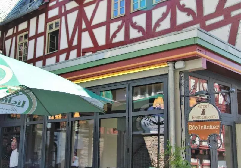 ホテル Restaurant Edelsäcker