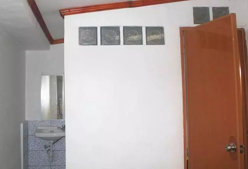 J's Backpackers Hostel