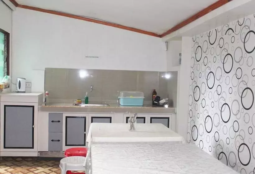 J's Backpackers Hostel