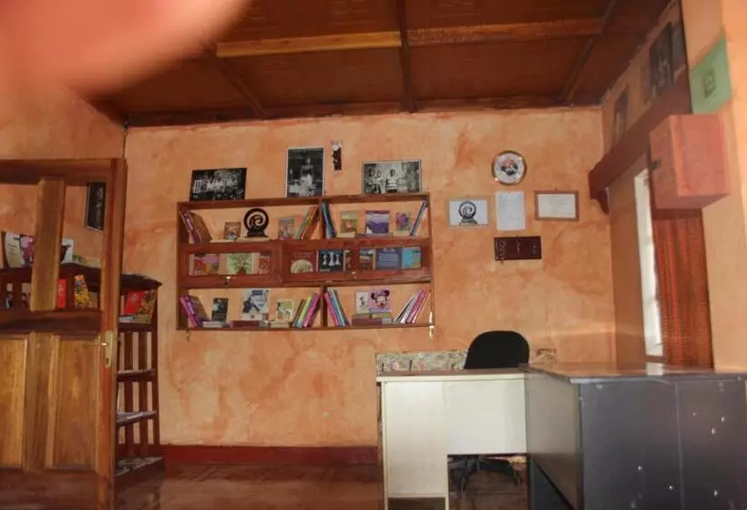 پانسیون Amahoro Guest House