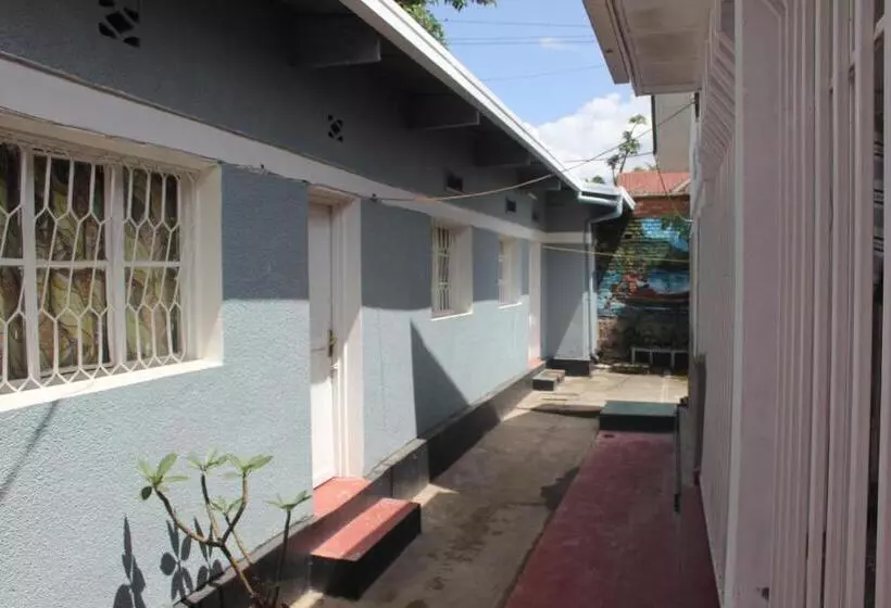 پانسیون Amahoro Guest House