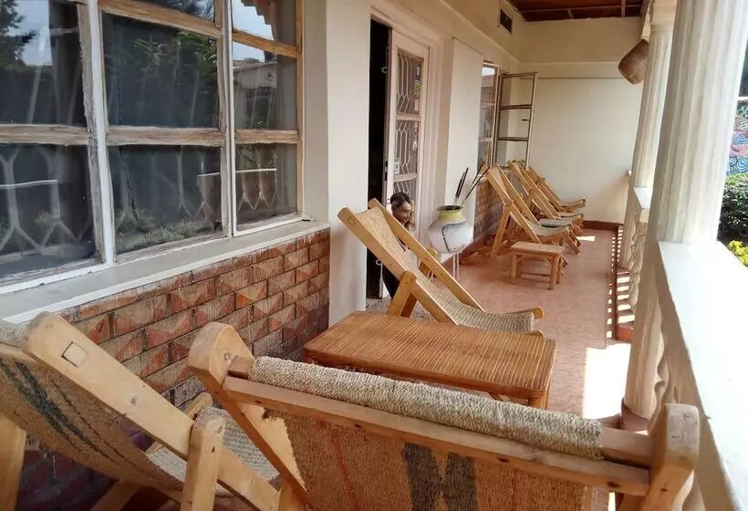 پانسیون Amahoro Guest House