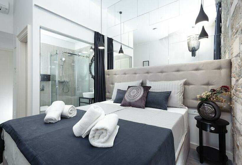 Pensiune Irini Luxury Rooms