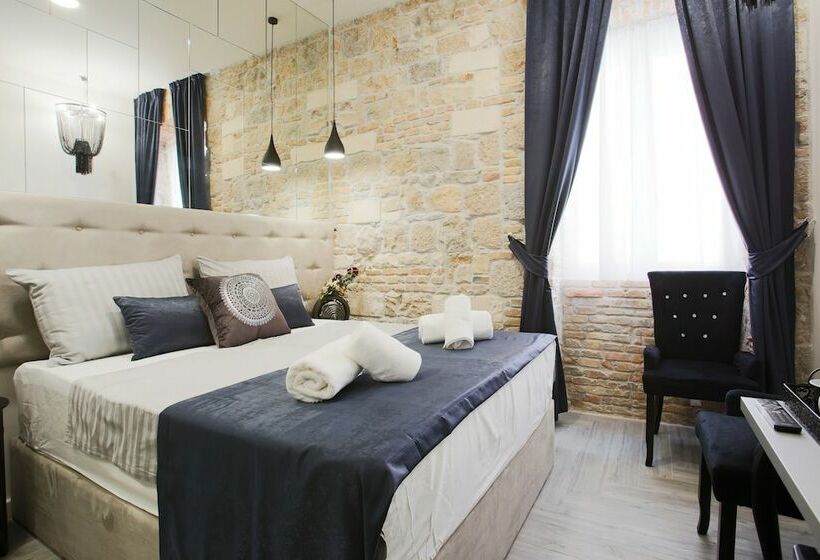 Pensiune Irini Luxury Rooms