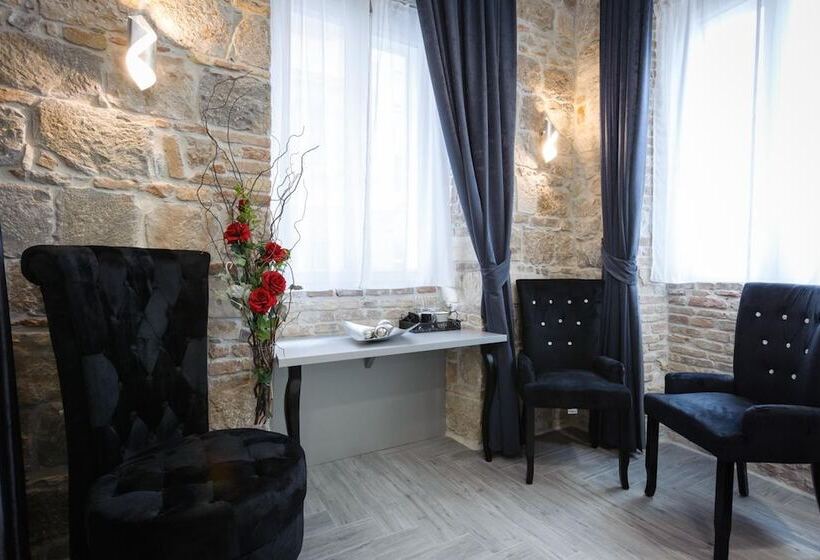 Pensiune Irini Luxury Rooms