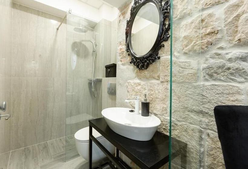 Pensiune Irini Luxury Rooms