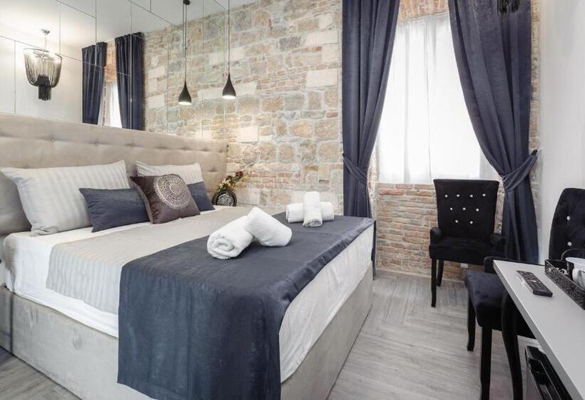 Pensiune Irini Luxury Rooms