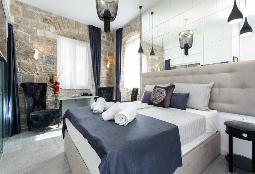 Pensiune Irini Luxury Rooms