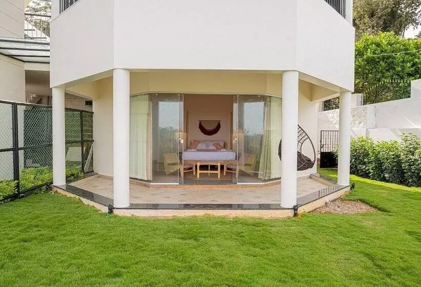 Summer House Resort