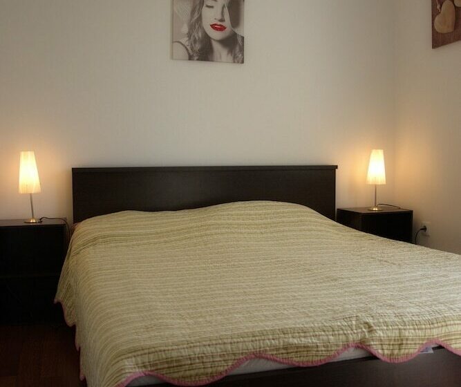 Sv. Jelena Apartments