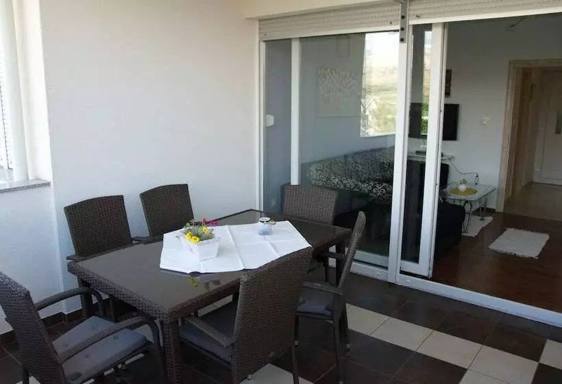 Sv. Jelena Apartments