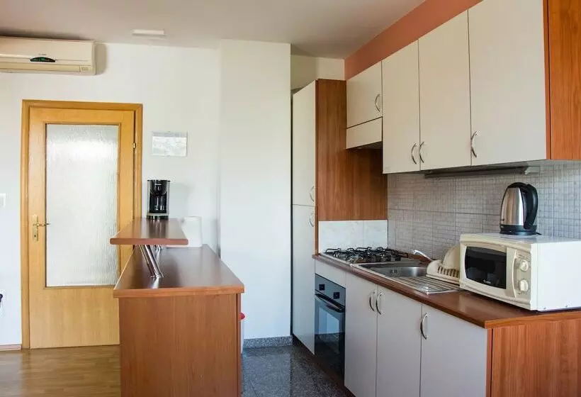 Sv. Jelena Apartments