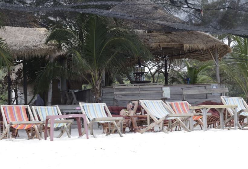 هاستل Sandbank Restaurant & Camping Koh Rong
