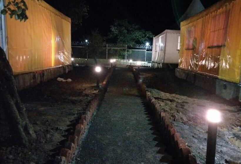 בית מלון כפרי Pavana Valley Resort