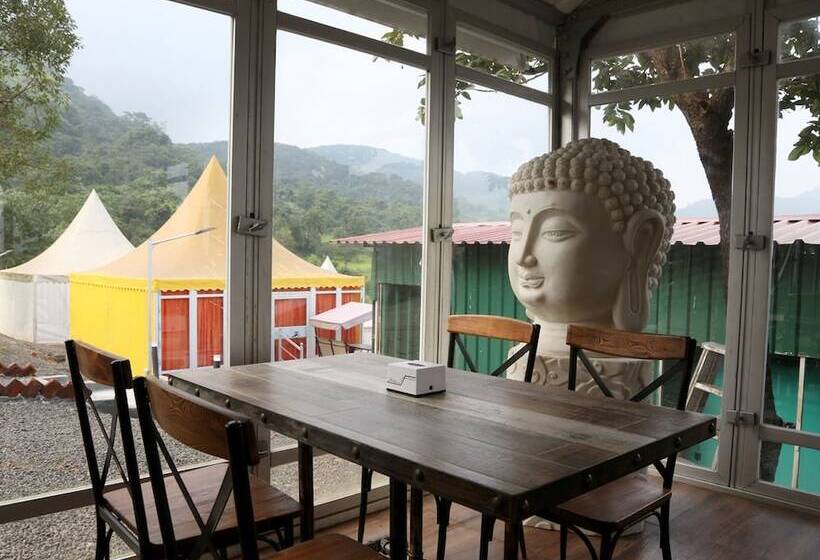 בית מלון כפרי Pavana Valley Resort