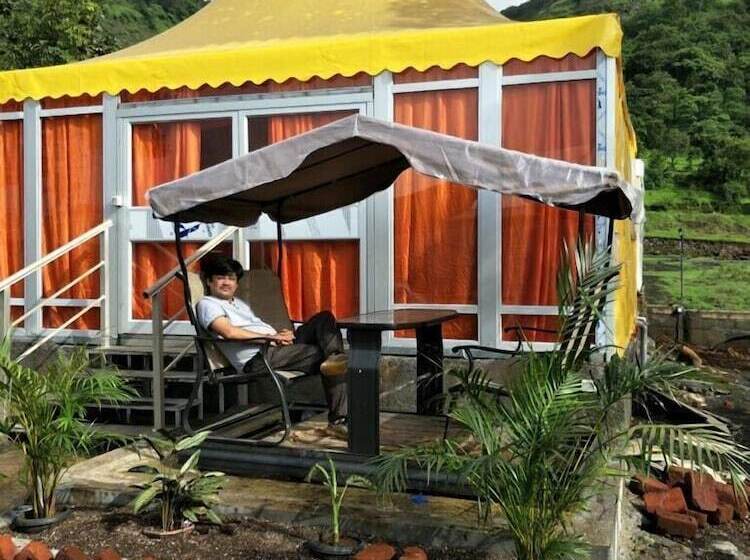 בית מלון כפרי Pavana Valley Resort