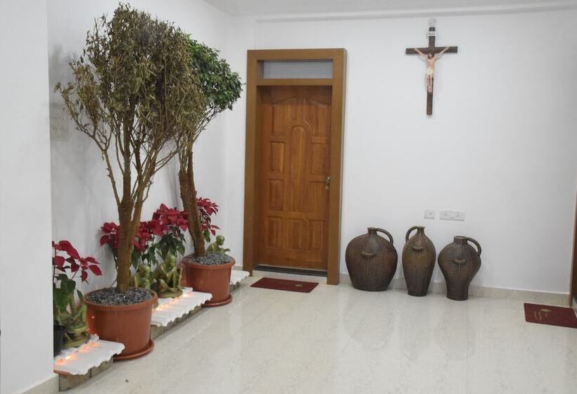 호텔 Sky Light Royal Stay