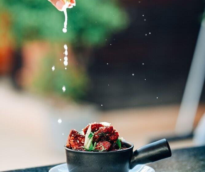 בית מלון כפרי The Regalia Resort