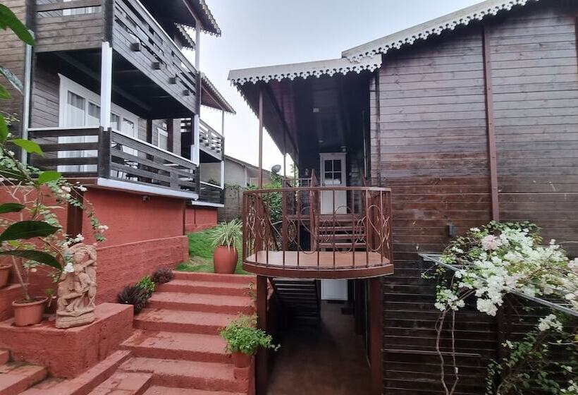 בית מלון כפרי The Regalia Resort