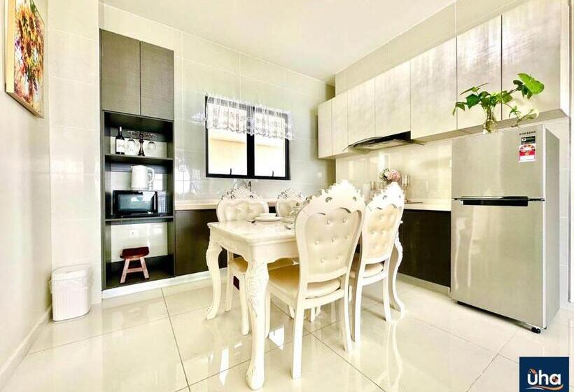 פנסיון Country Garden Danga Bay @ Uha