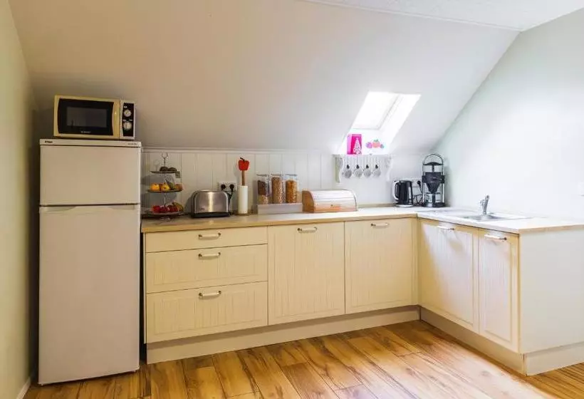 پانسیون Eldstó Art Café Guesthouse
