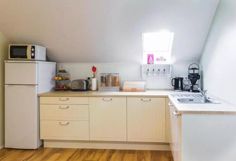 پانسیون Eldstó Art Café Guesthouse