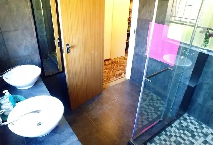 Majatalo Klip Cottage Guest House