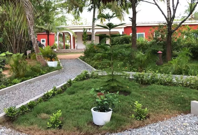 ペンション Twitter Paradise Guest House