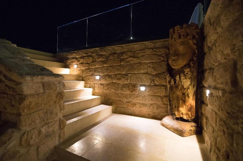 Aianteion Bay Luxury Hotel & Suites