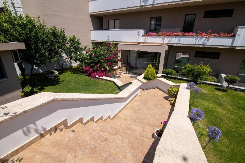 Aianteion Bay Luxury Hotel & Suites