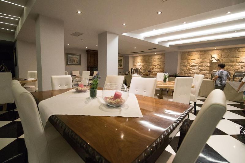 Aianteion Bay Luxury Hotel & Suites