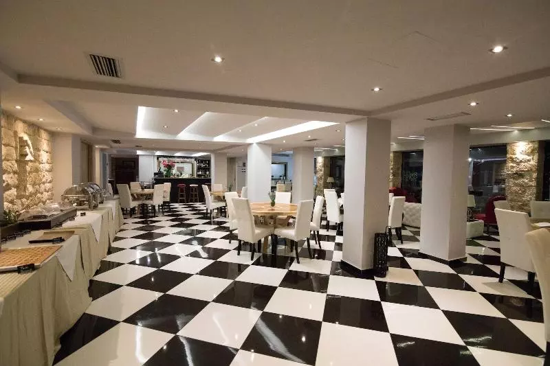 Aianteion Bay Luxury Hotel & Suites