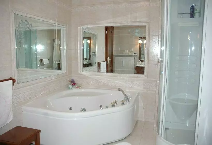 Al Vecchio Glicine   Bed & Breakfast