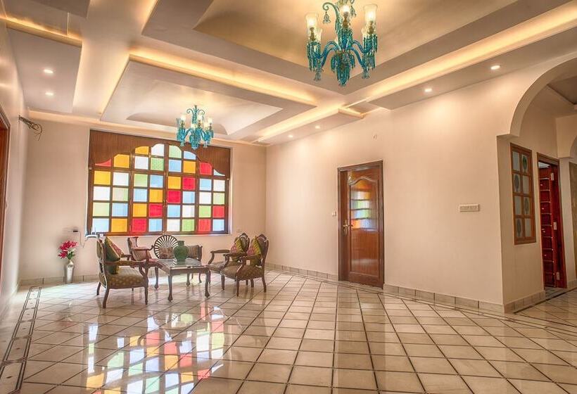 تختخواب و صبحانه All Seasons Homestay