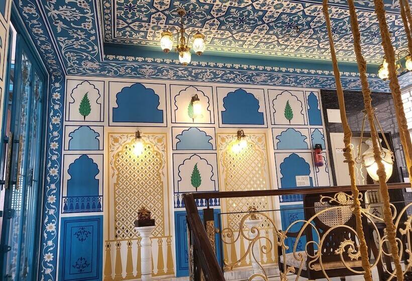 تختخواب و صبحانه All Seasons Homestay