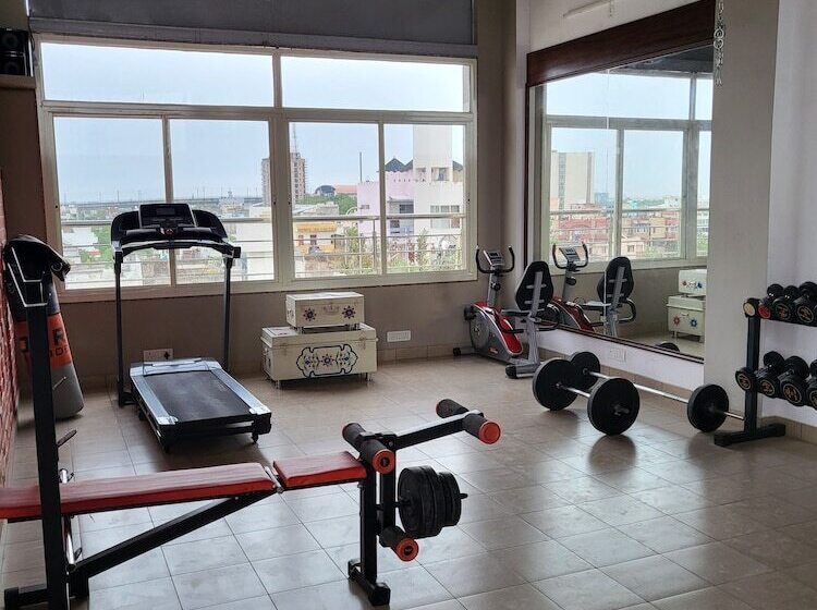 تختخواب و صبحانه All Seasons Homestay