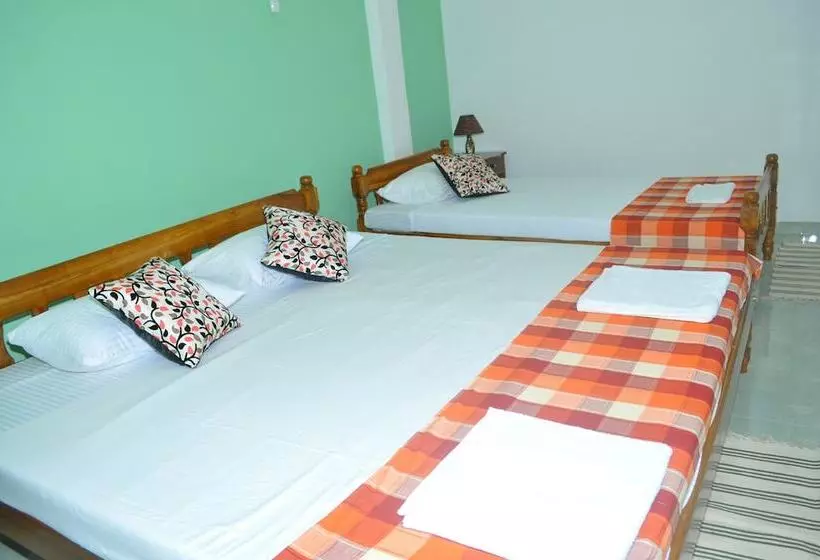 Dil Lanka Safari Resort
