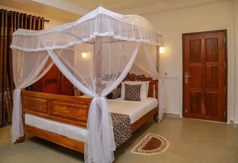 فندق Top Secret Beach