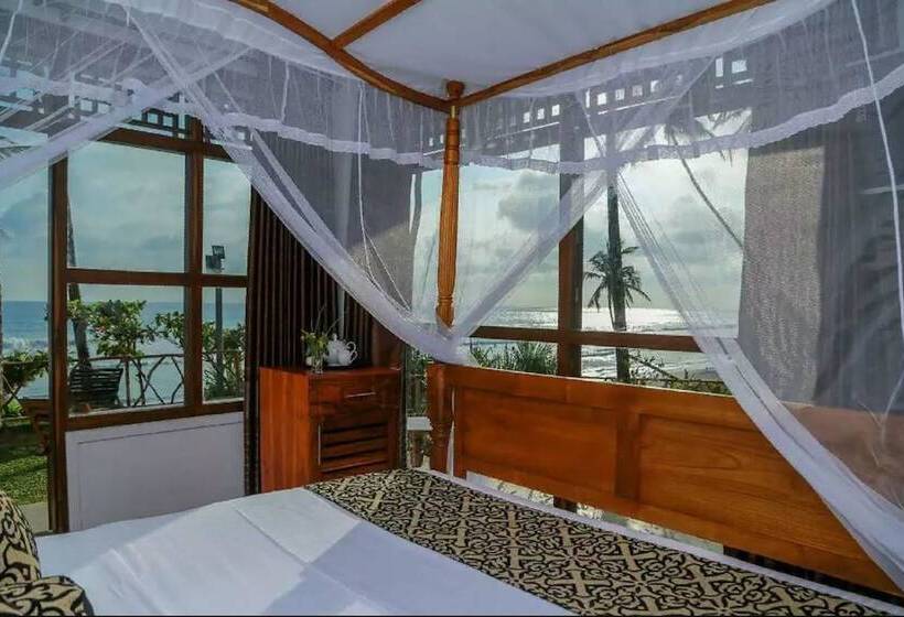 فندق Top Secret Beach