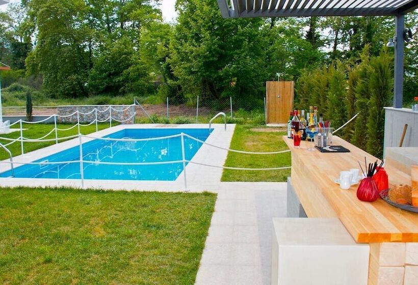 Pensjonat Aristotelia Gi