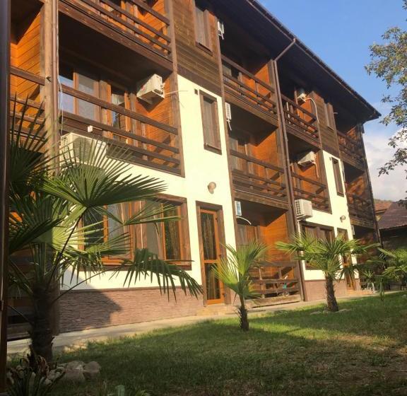 بنسيون Juna Aqua Life