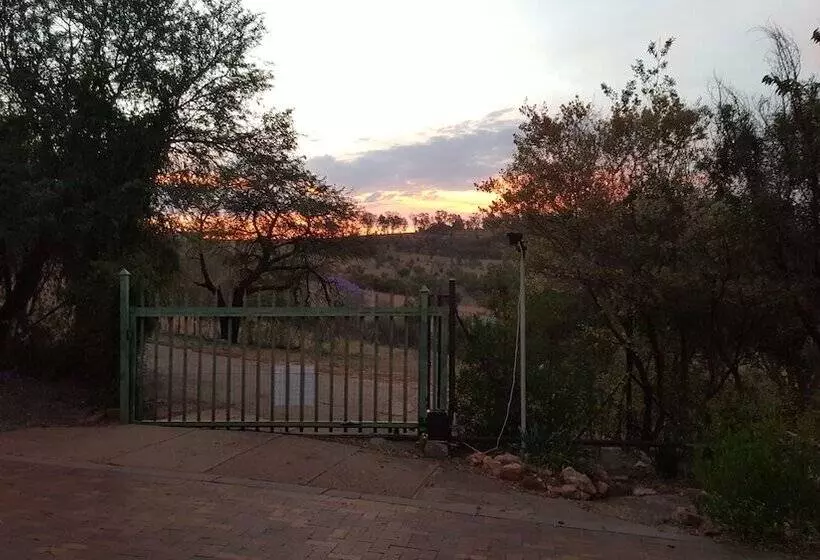 پانسیون Engedi Retreat