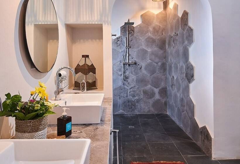 פנסיון Lila Boutik Residence