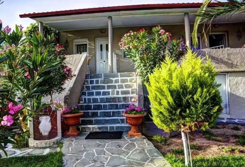 ペンション Pagona House