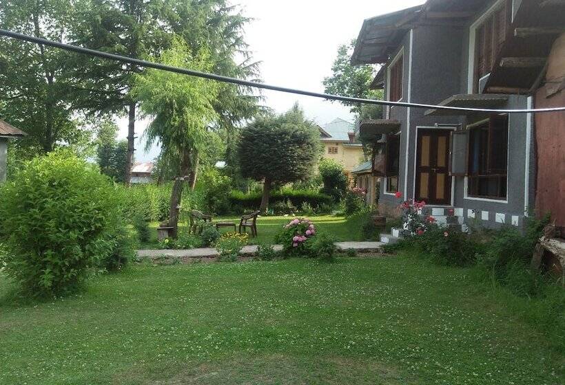 Magic Himalayan Cottage