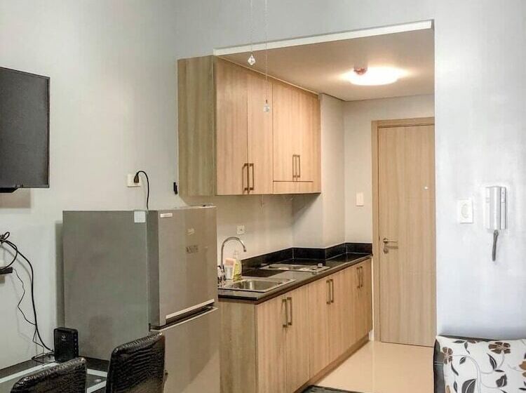 Usp Suites At Shore Residences