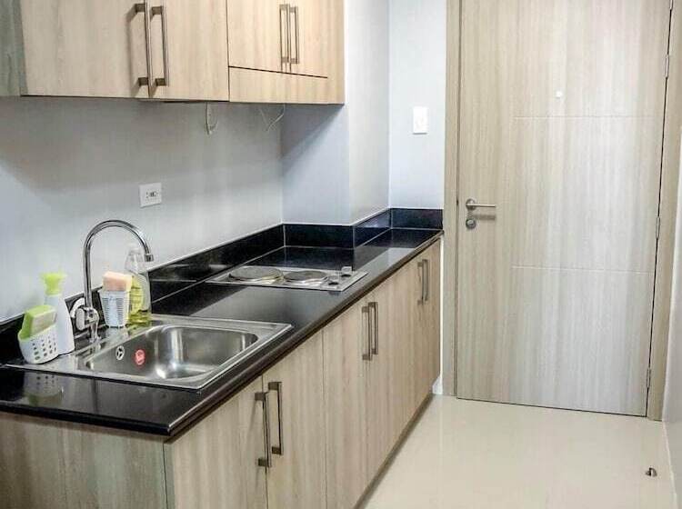 Usp Suites At Shore Residences